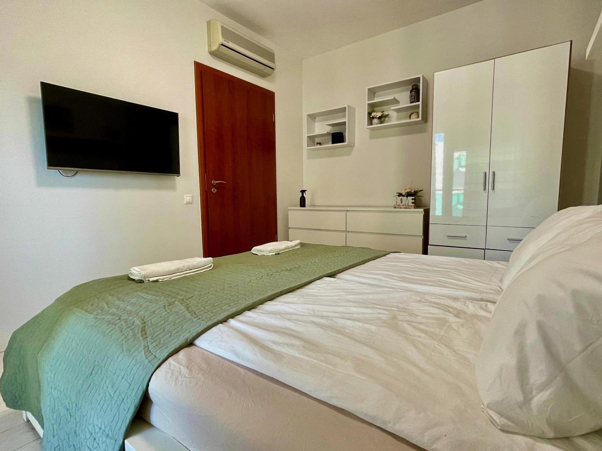 Marina Panorama Apartment & Garage Будапеща Екстериор снимка